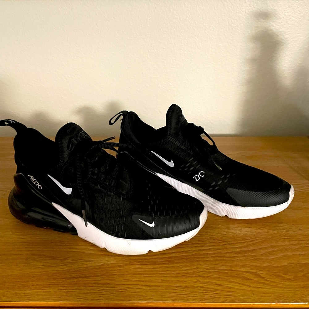 Nike Air Max 270 Womens Size 8!